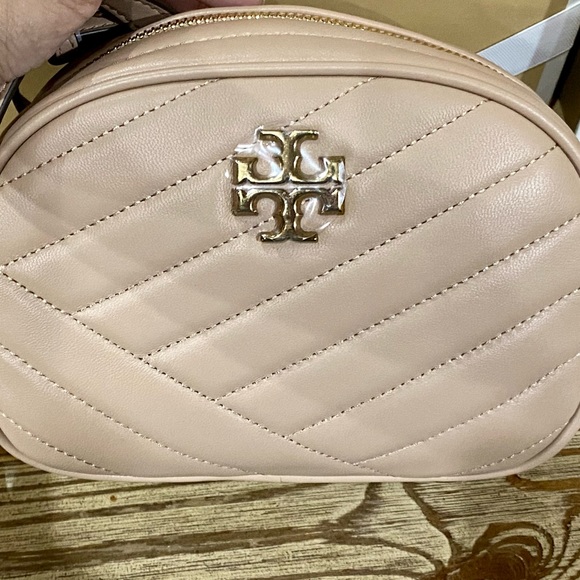 Authentic NWT Tory Burch Chevron Crossbody Camera Bag Kira Chevron Soft Leather - Picture 13 of 13